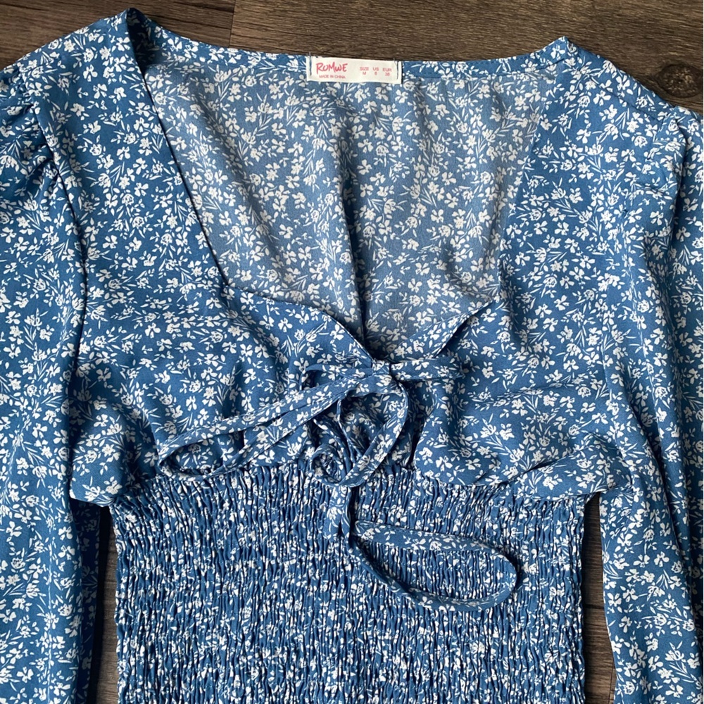 ROMWE Women’s Floral Long Sleeve Crop Top Size M - Picture 5 of 8